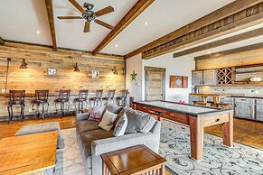 Quiet Blue Ridge Cabin w/ Hot Tub, Mountain Views!