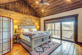 Quiet Blue Ridge Cabin w/ Hot Tub, Mountain Views!