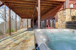 Quiet Blue Ridge Cabin w/ Hot Tub, Mountain Views!
