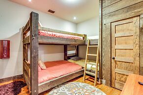 Quiet Blue Ridge Cabin w/ Hot Tub, Mountain Views!