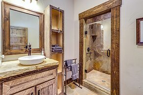 Quiet Blue Ridge Cabin w/ Hot Tub, Mountain Views!