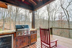 Quiet Blue Ridge Cabin w/ Hot Tub, Mountain Views!