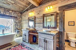 Quiet Blue Ridge Cabin w/ Hot Tub, Mountain Views!