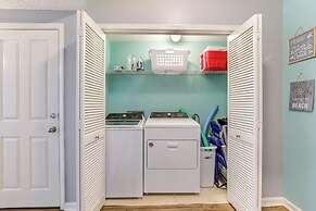 Community Pool & Tennis Court: Myrtle Beach Condo