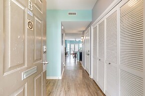 Community Pool & Tennis Court: Myrtle Beach Condo