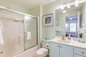 Community Pool & Tennis Court: Myrtle Beach Condo