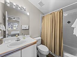 Legends 10 4br 4ba 4 Bedroom Townhouse by RedAwning