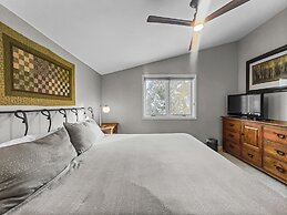 Legends 10 4br 4ba 4 Bedroom Townhouse by RedAwning