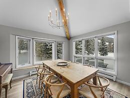 Legends 10 4br 4ba 4 Bedroom Townhouse by RedAwning