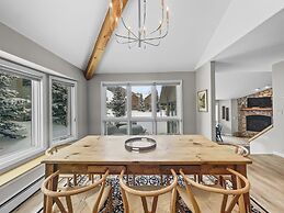 Legends 10 4br 4ba 4 Bedroom Townhouse by RedAwning