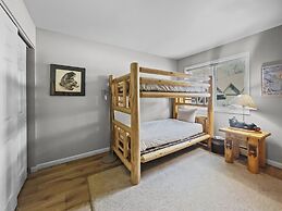 Legends 10 4br 4ba 4 Bedroom Townhouse by RedAwning