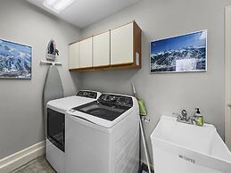 Legends 10 4br 4ba 4 Bedroom Townhouse by RedAwning