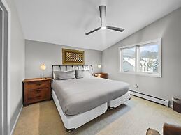 Legends 10 4br 4ba 4 Bedroom Townhouse by RedAwning