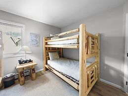 Legends 10 4br 4ba 4 Bedroom Townhouse by RedAwning