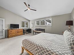 Legends 10 4br 4ba 4 Bedroom Townhouse by RedAwning