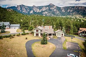 Bond Manor Vacation Home By Estes Park Homes 4 Bedroom Home by RedAwni