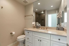 Northwoods E311 5 Bedroom Condo by RedAwning