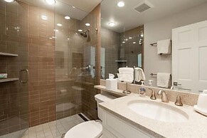 Northwoods E311 5 Bedroom Condo by RedAwning