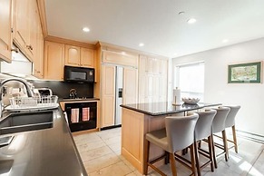 Northwoods E311 5 Bedroom Condo by RedAwning