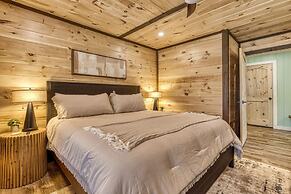 Er29 - Pop's Perch 2 Bedroom Cabin by RedAwning