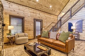 Er29 - Pop's Perch 2 Bedroom Cabin by RedAwning