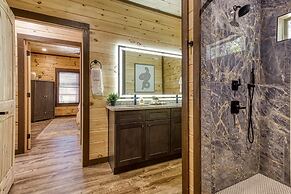 Er29 - Pop's Perch 2 Bedroom Cabin by RedAwning