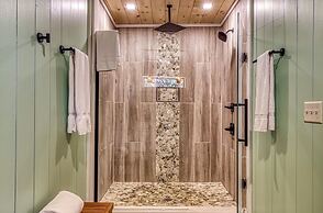 Er29 - Pop's Perch 2 Bedroom Cabin by RedAwning