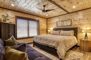 Er29 - Pop's Perch 2 Bedroom Cabin by RedAwning