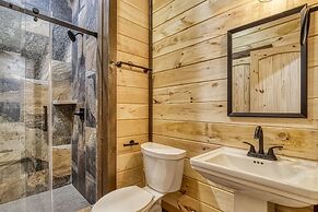 Er29 - Pop's Perch 2 Bedroom Cabin by RedAwning