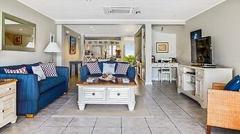 Waterfront 2-bed Townhouse - Harbour 17 2 Bedroom Townhouse by RedAwni