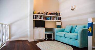 Waterfront 2-bed Townhouse - Harbour 17 2 Bedroom Townhouse by RedAwni