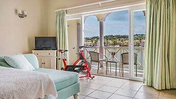 Waterfront 2-bed Townhouse - Harbour 17 2 Bedroom Townhouse by RedAwni