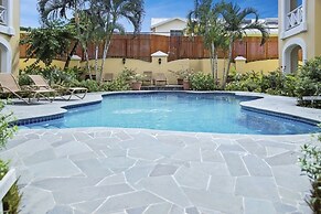 Waterfront 2-bed Townhouse - Harbour 17 2 Bedroom Townhouse by RedAwni