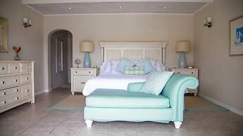 Waterfront 2-bed Townhouse - Harbour 17 2 Bedroom Townhouse by RedAwni