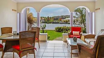 Waterfront 2-bed Townhouse - Harbour 17 2 Bedroom Townhouse by RedAwni
