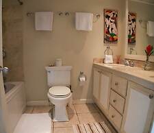 Waterfront 2-bed Townhouse - Harbour 17 2 Bedroom Townhouse by RedAwni