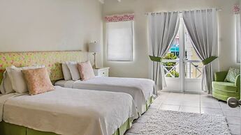 Waterfront Townhouse - Harbour 17 3 Bedroom Townhouse by RedAwning