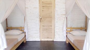 Jungle House - surf & stay