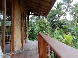 Jungle House - surf & stay