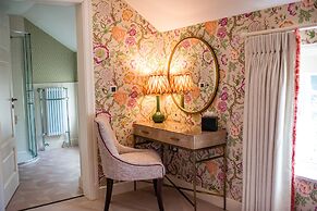 Dewars Restaurant & Rooms