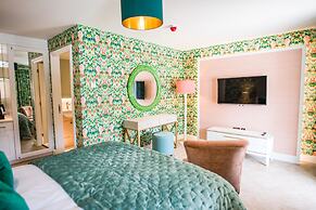 Dewars Restaurant & Rooms