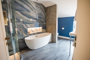 Dewars Restaurant & Rooms