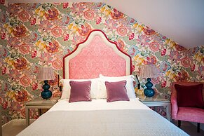 Dewars Restaurant & Rooms