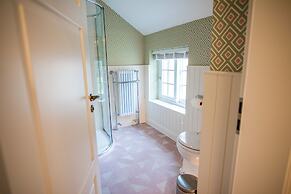 Dewars Restaurant & Rooms