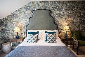 Dewars Restaurant & Rooms