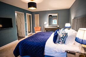 Dewars Restaurant & Rooms