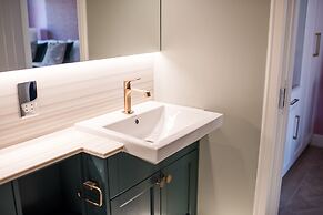 Dewars Restaurant & Rooms