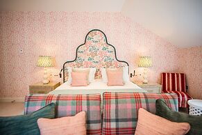 Dewars Restaurant & Rooms