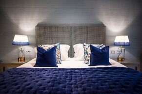 Dewars Restaurant & Rooms