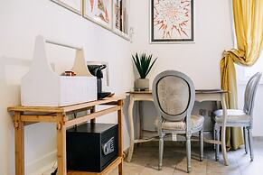 Illyria Old Town Apartment by DuHomes